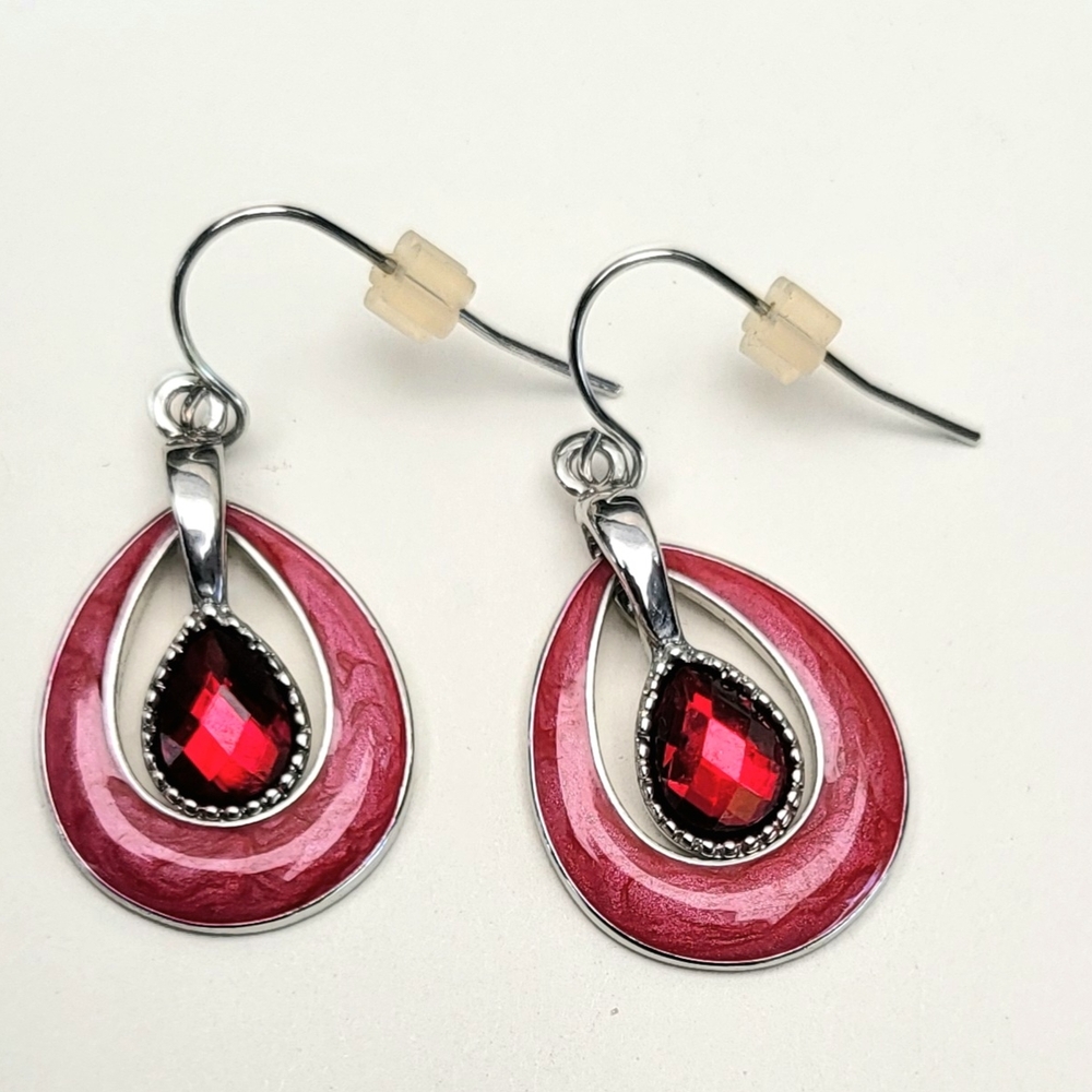 Elegant Red Teardrop Earrings